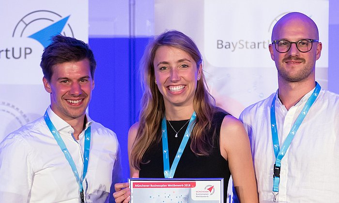 Stefan Leonhardt, Dr. Miriam Haerst, and Alexander Henhammer (from left to right) from the founding team of Kumovis. (Image: Sebastian Widmann)