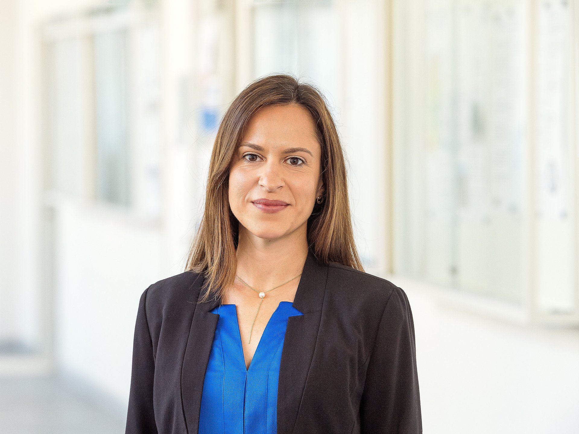 Prof. Carina Baer de Oliveira Mann