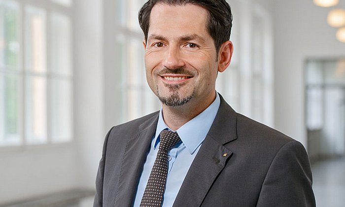 Prof. Thomas Hofmann