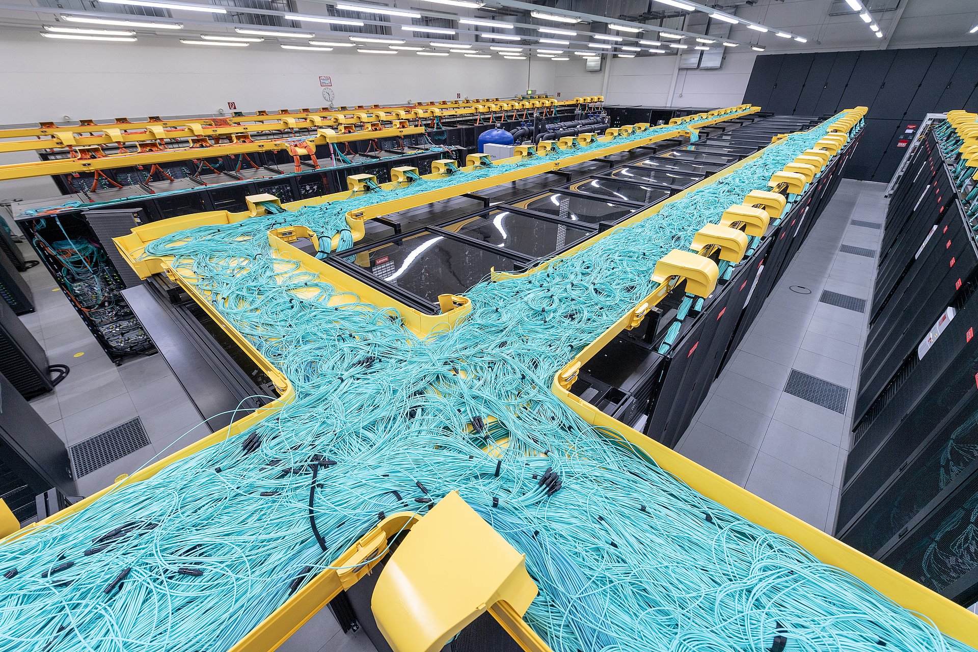 Der Höchstleistungsrechner Super MUC am Leibniz Rechenzentrum (LRZ) in Garching. 