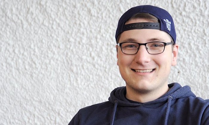 "Exzellenz ist bunt": Queer-Referent Max Nitze organisiert einen Wagen für TUM-Studis für den Münchener CSD. (Foto: Maren Willkomm)