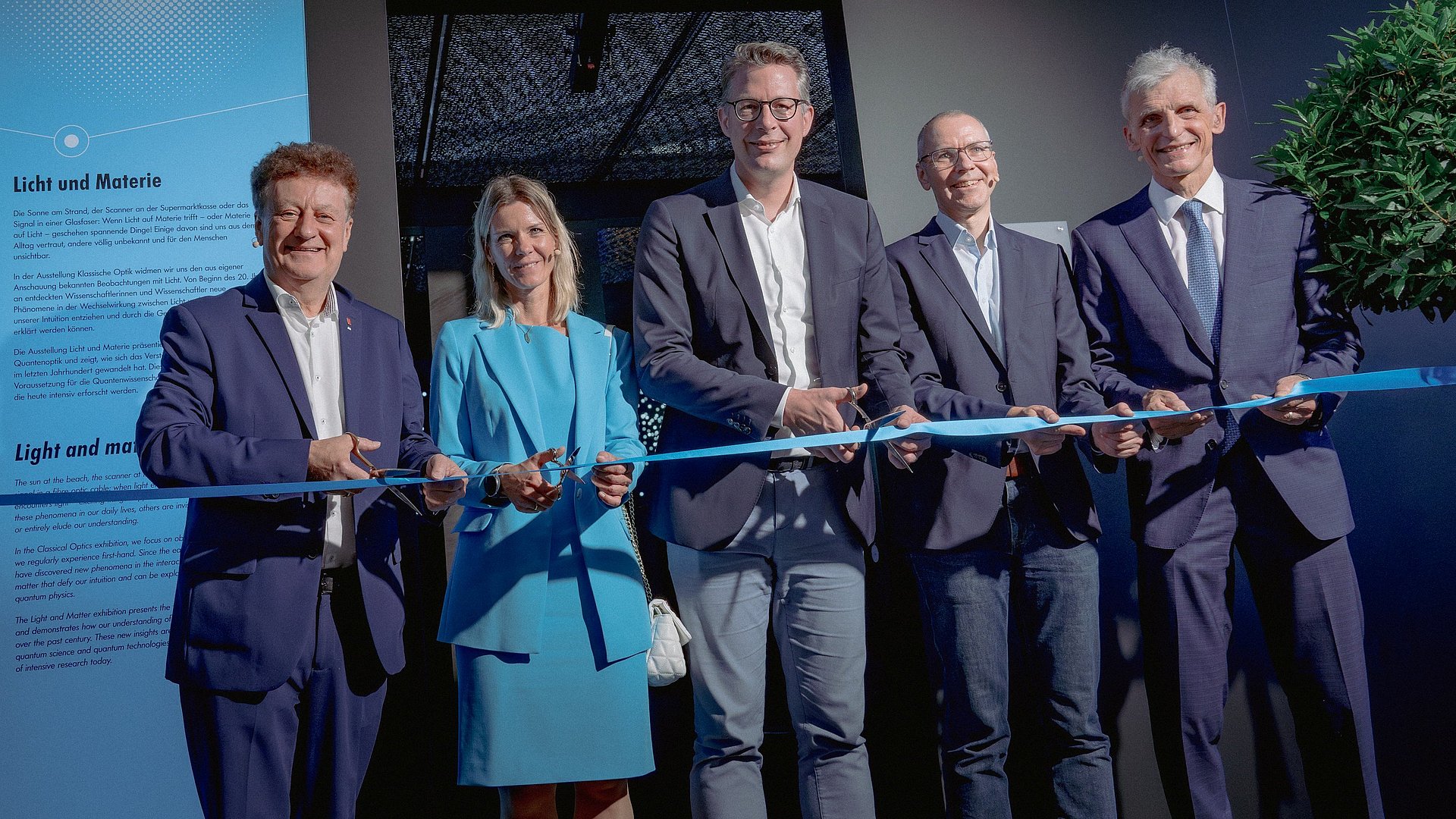 Eröffnung der Ausstellung mit Bayerns Wissenschaftsminister Markus Blume