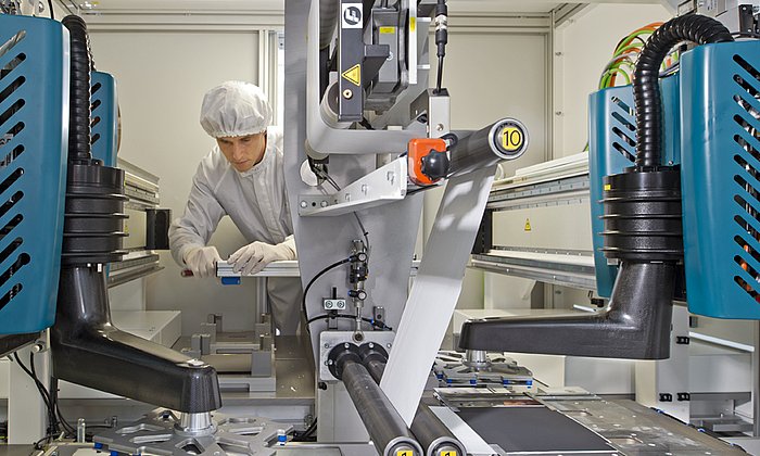 Anlage Stapelbildung von Elektroden. Foto: A. Heddergott / TUM