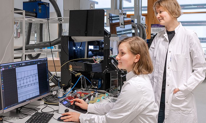 Wissenschaftlerinnen im Labor.