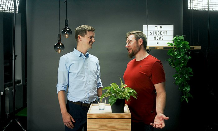 Alexander Braun and Stefan Kögler in conversation in the ProLehre recording studio