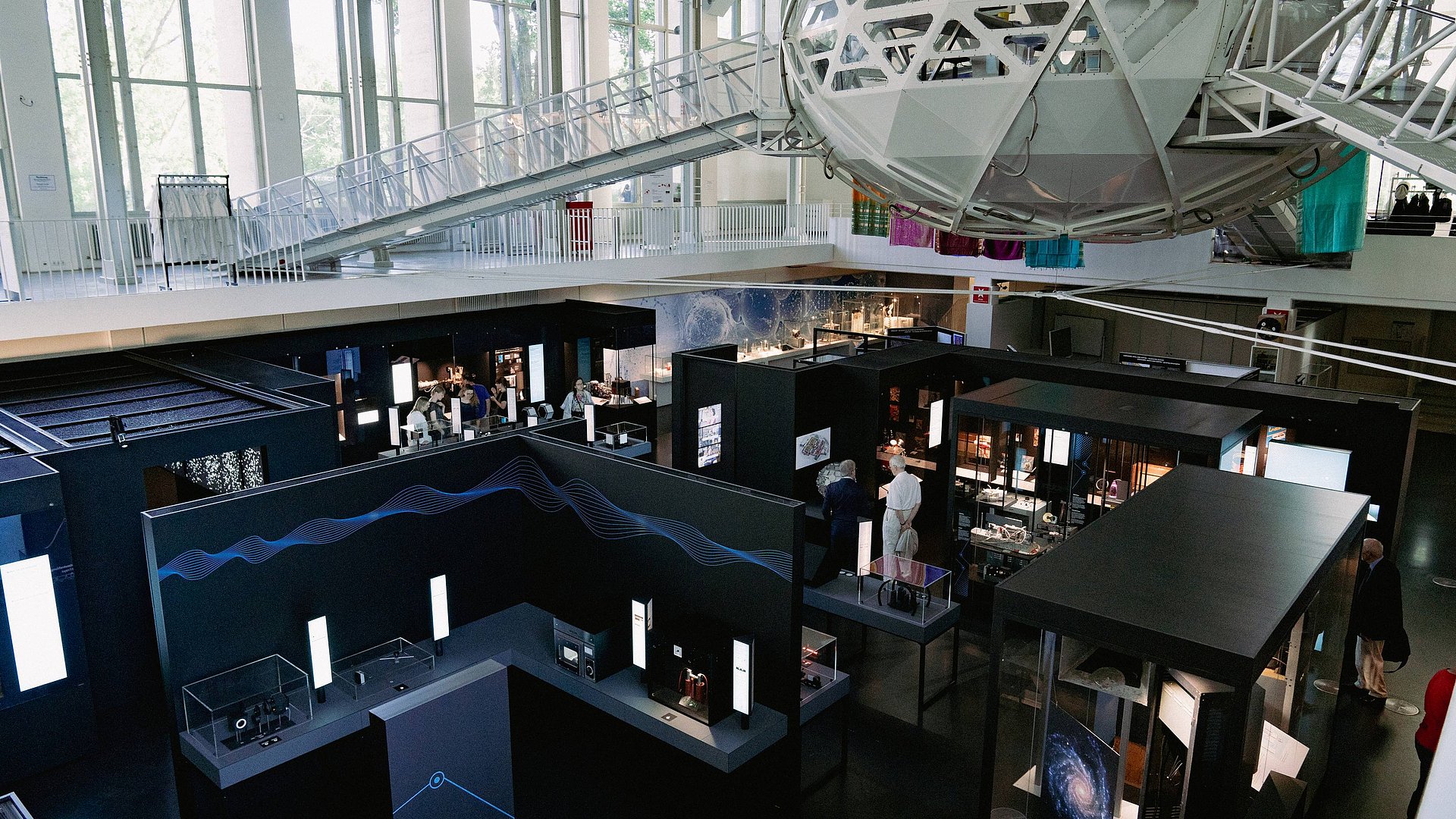 Einblicke in die Ausstellung "Licht und Materie"