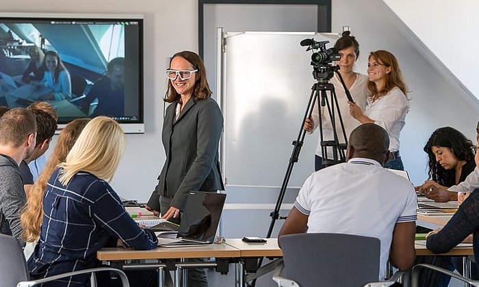 Professorin Tina Seidel in einem Seminar, das digitale Technologien für die Berufsvorbereitung einsetzt.