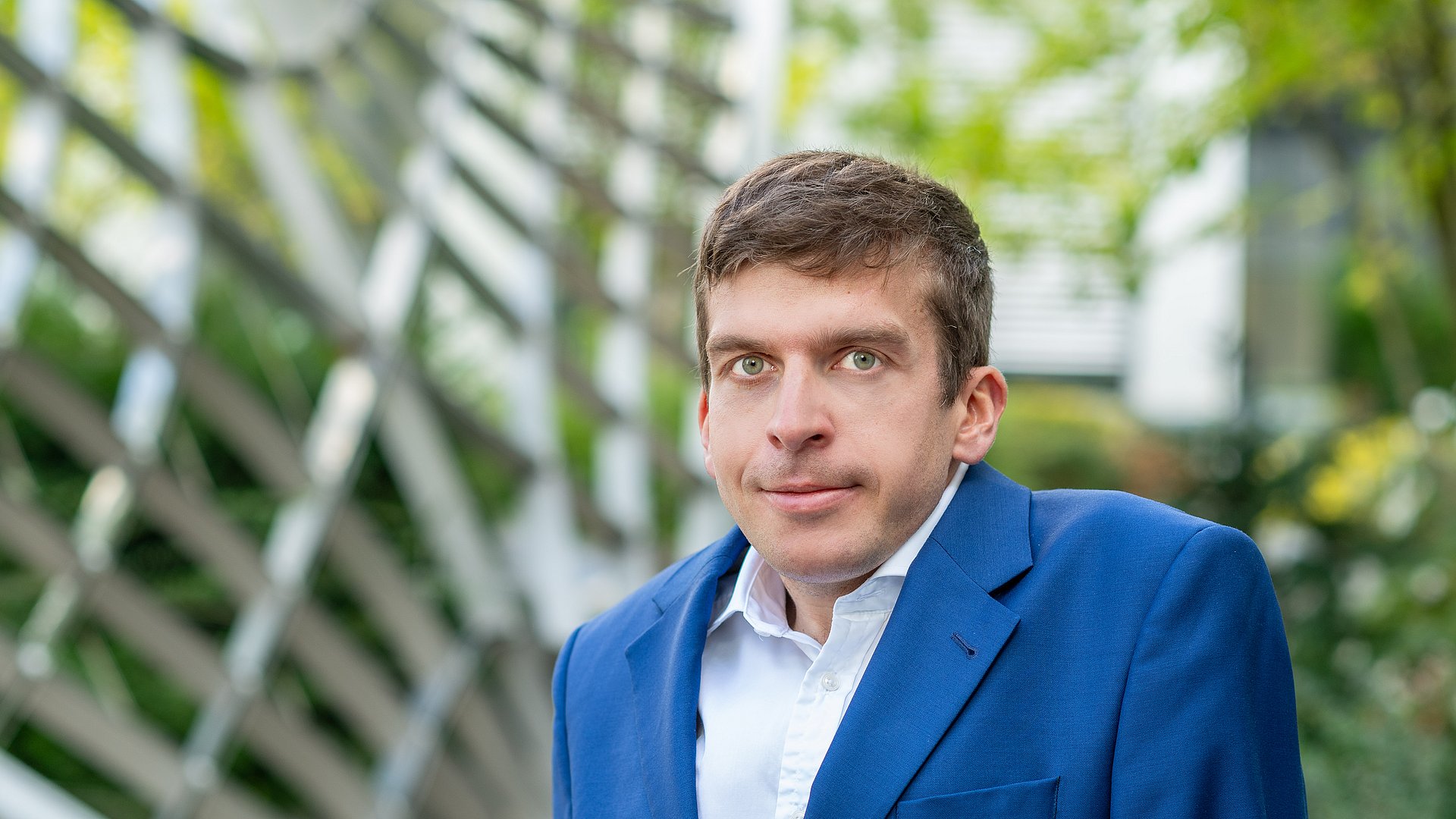 Professor Allister Loder