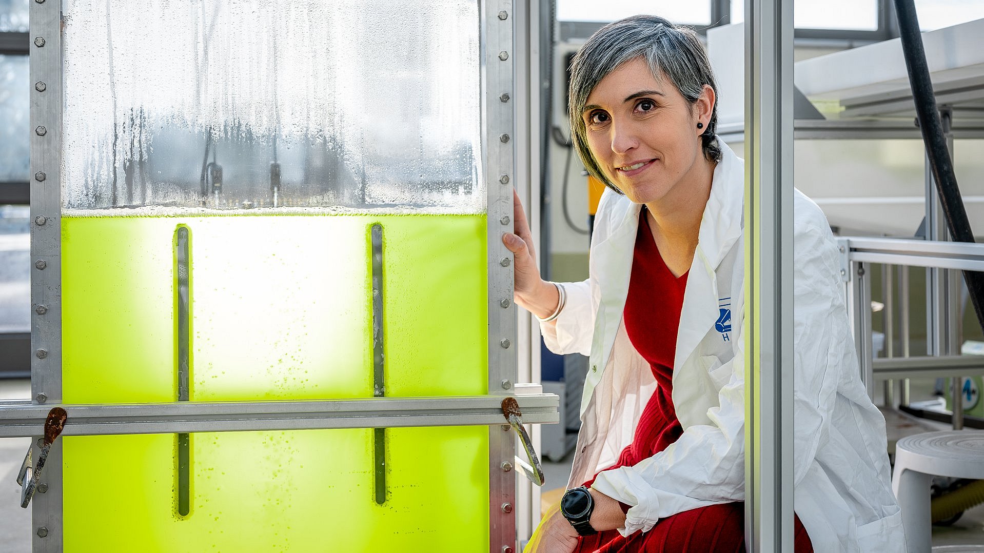 Prof. Gisela Detrell am Algentechnikum des TUM-Campus Taufkirchen-Ottobrunn