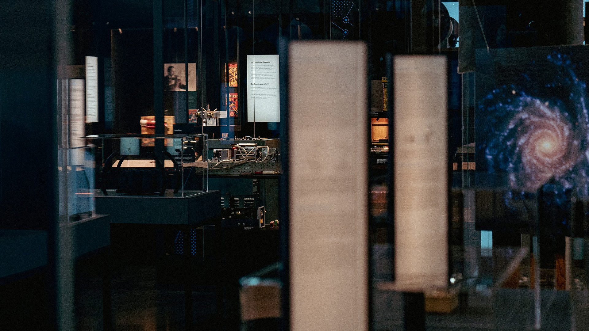 Einblicke in die Ausstellung "Licht und Materie"