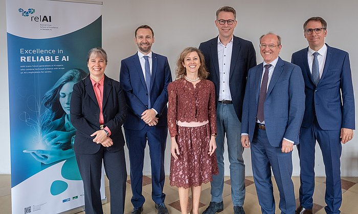 Eröffnungsfeier der Konrad Zuse School relAI mit Wissenschaftsminister Markus Blume