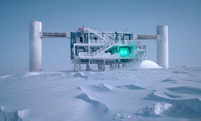 IceCube-Observatorium in der Antarktis - Foto: Emanuel Jacobi/NSF