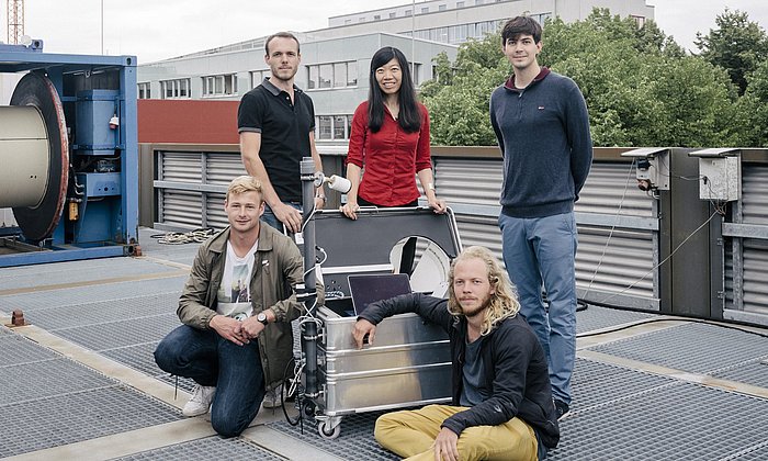 Prof. Jia Chen und ihr Team bei den Messungen in Hamburg