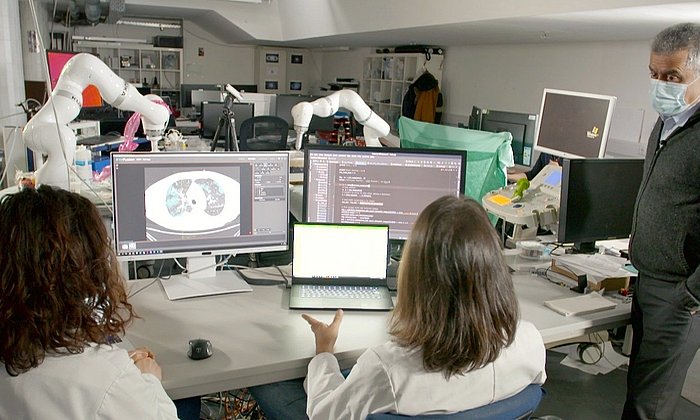 Künstliche Intelligenz hilft den Medizinerinnen und Medizinern bei der Analyse von Roentgenbildern.