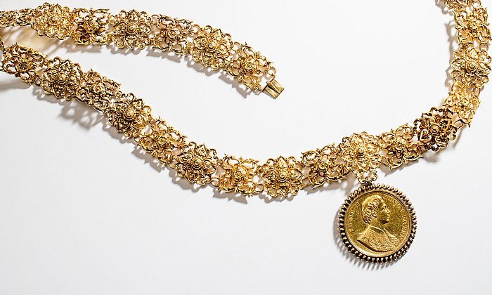 Detail der Amtskette des Präsidenten der Technischen Universität München (TUM)