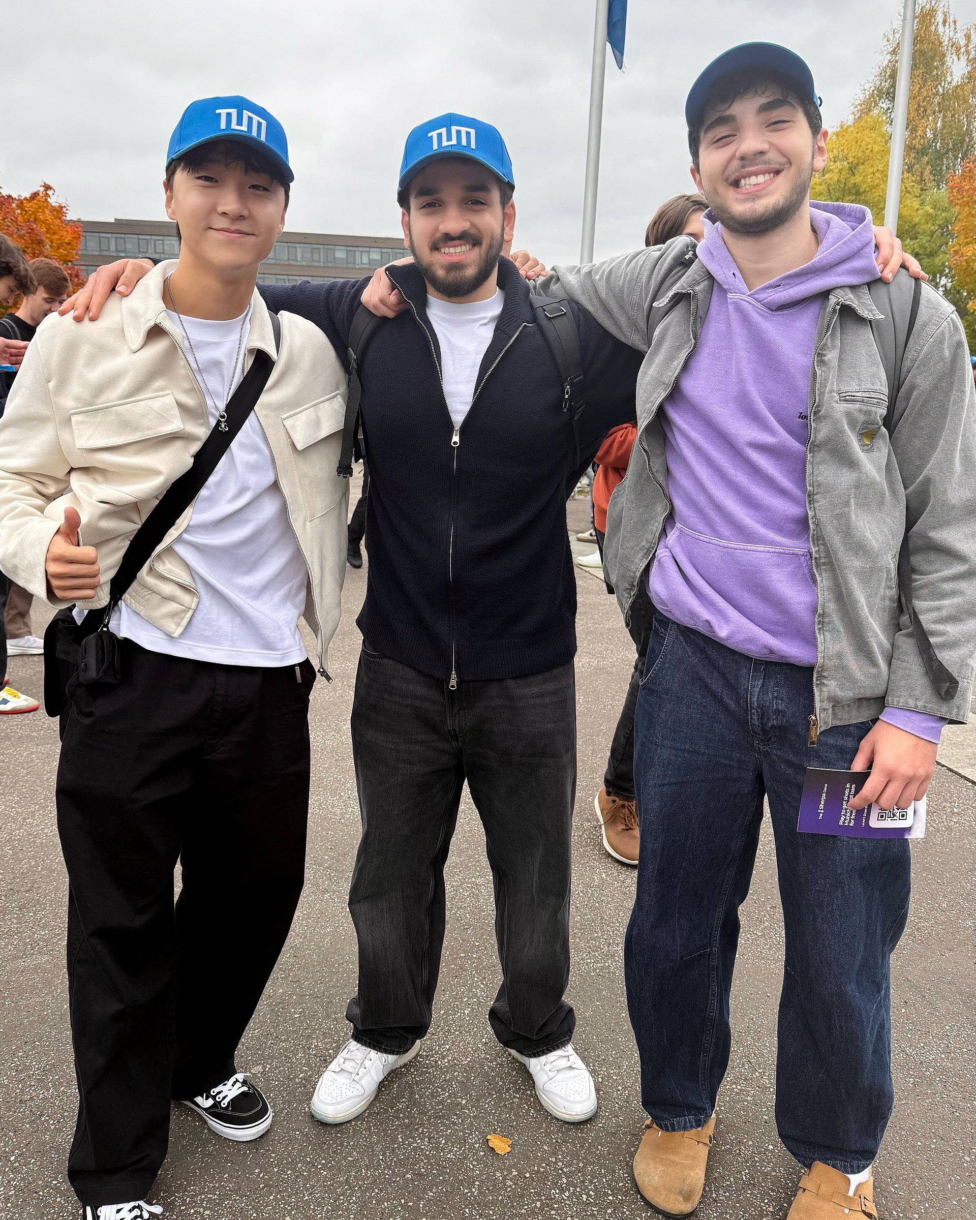 Andy Kim und Waleed Alhusani (erster und zweiter von links)