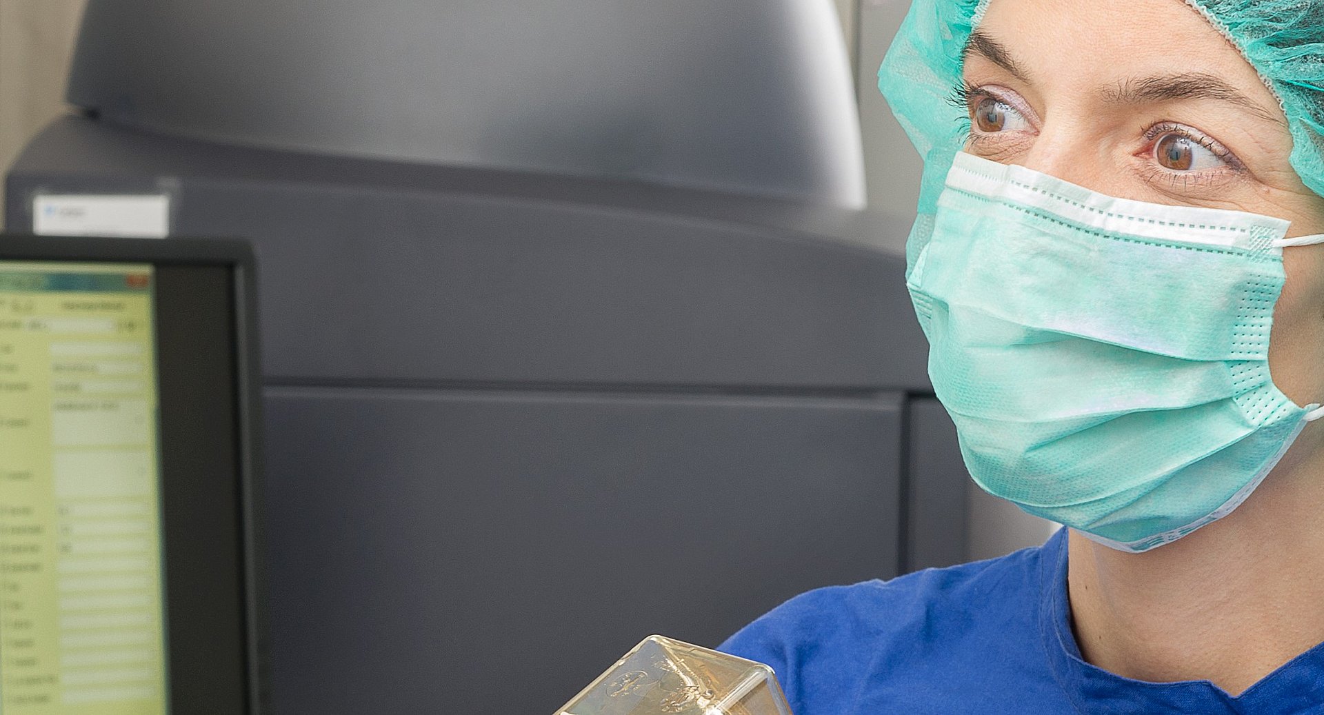 Ist das Tragen von Masken auch in der Öffentlichkeit derzeit sinnvoll? (Symbolbild)