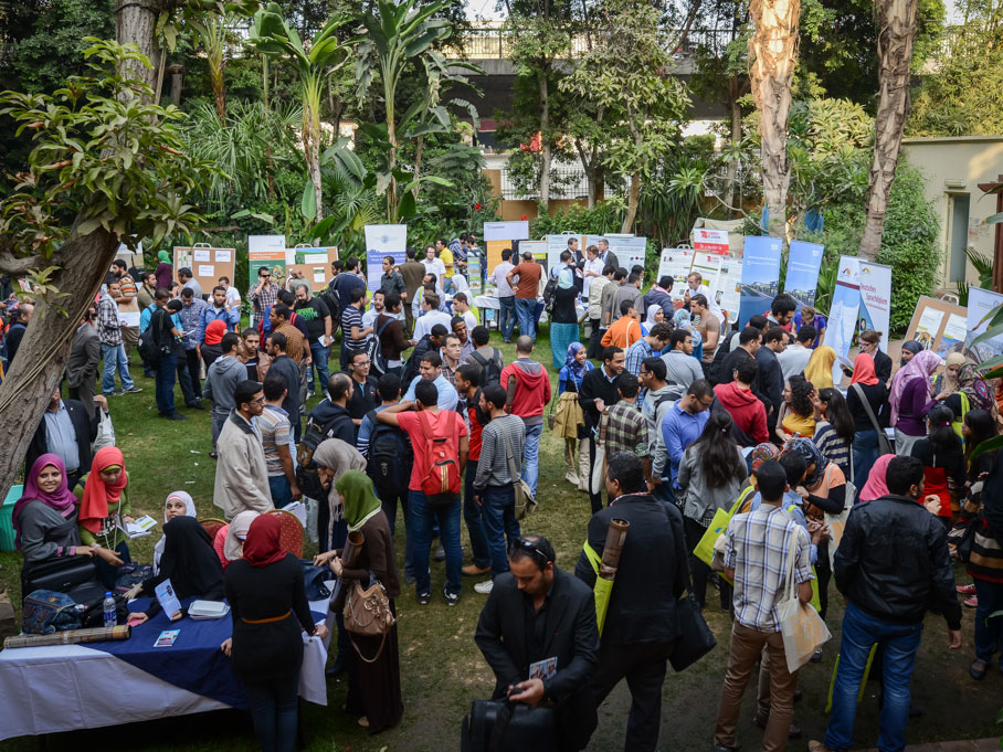 1500 Besucher informierten sich am "Tag der Wissenschaft" in Kairo, auch über die TUM
