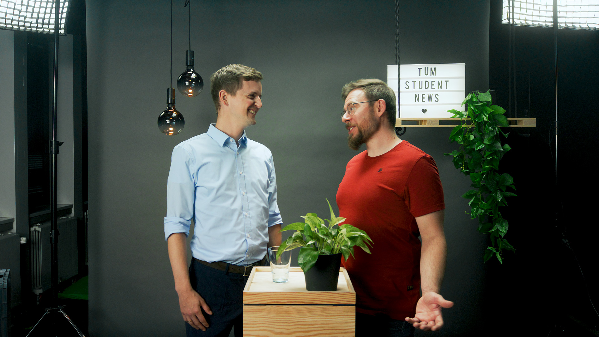 Alexander Braun and Stefan Kögler in conversation in the ProLehre recording studio